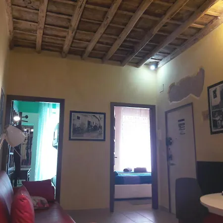 Anastasia - Hidden Balcony Inside Trastevere *