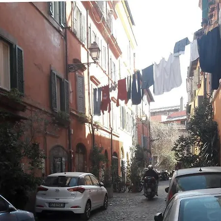Anastasia - Hidden Balcony Inside Trastevere Apartment Rome