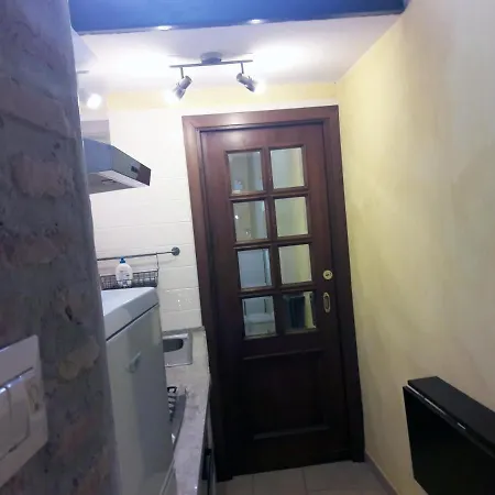 Anastasia - Hidden Balcony Inside Trastevere *