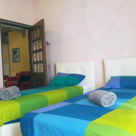 Anastasia - Hidden Balcony Inside Trastevere * روما